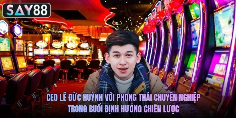 CEO Lê Đức Huỳnh với phong thái chuyên nghiệp trong buổi định hướng chiến lược